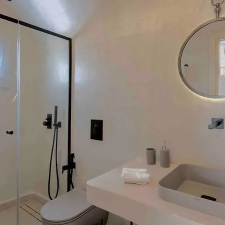 The Blue Diamond فيلة